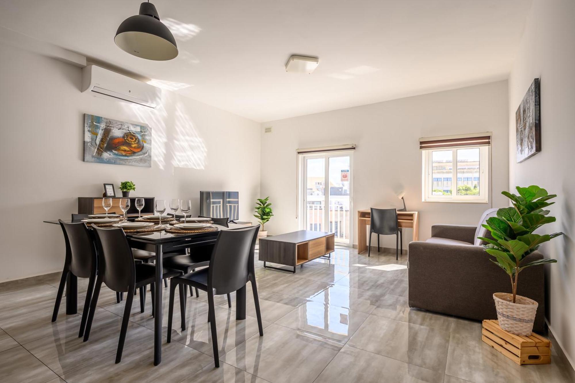 F11 Room 2, Private Room Two Single Beds Shared Bathroom In Shared Flat Msida Exterior photo